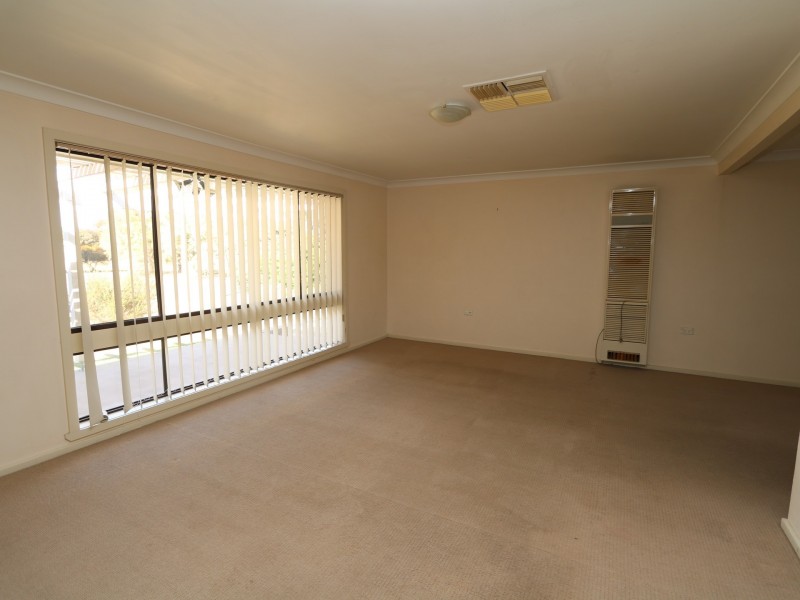 5 Coyne Street, Mount Austin NSW 2650