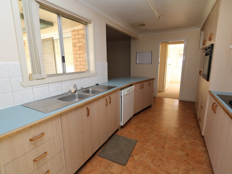 5 Coyne Street, Mount Austin NSW 2650