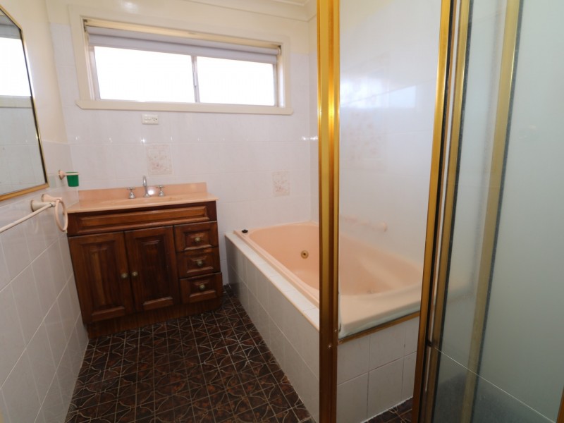 5 Coyne Street, Mount Austin NSW 2650