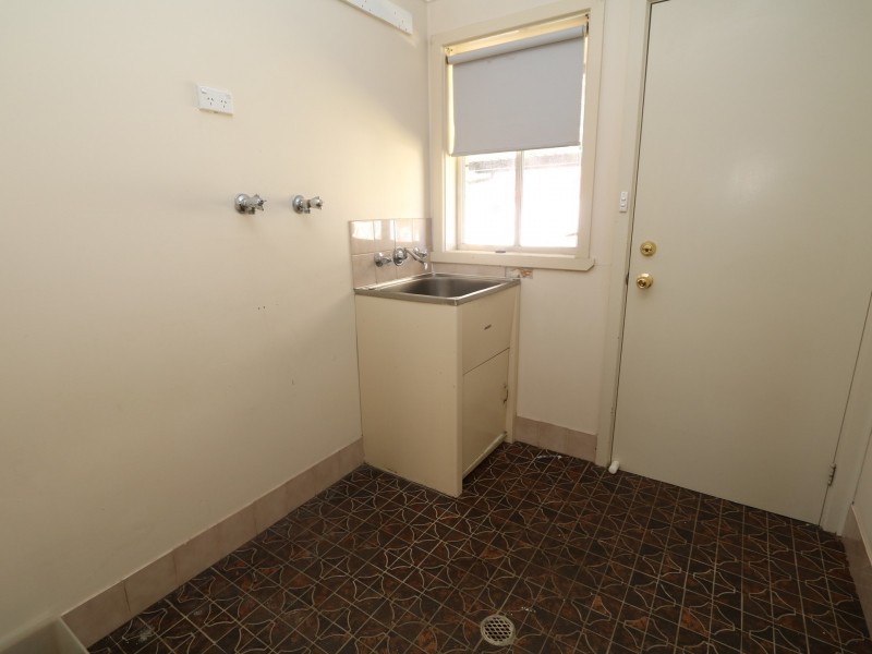 5 Coyne Street, Mount Austin NSW 2650
