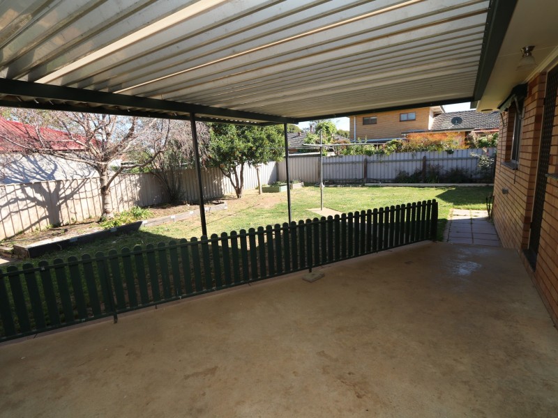 5 Coyne Street, Mount Austin NSW 2650