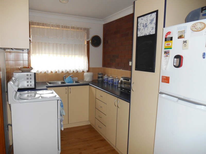 2/22 Inglis Street, Lake Albert NSW 2650