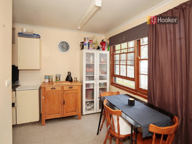 17 Ziegler Avenue, Kooringal NSW 2650