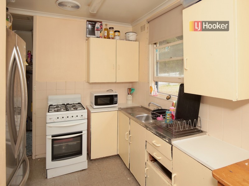 17 Ziegler Avenue, Kooringal NSW 2650