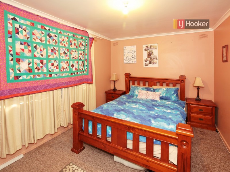 17 Ziegler Avenue, Kooringal NSW 2650