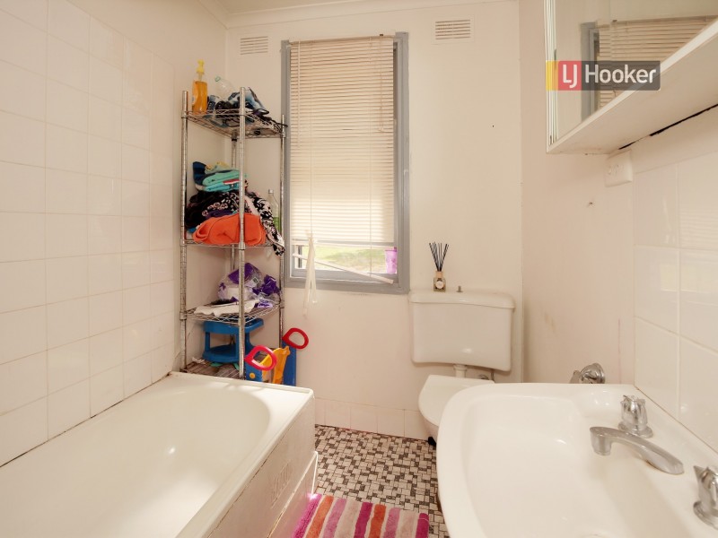 17 Ziegler Avenue, Kooringal NSW 2650