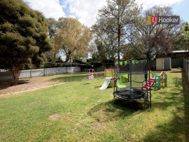 17 Ziegler Avenue, Kooringal NSW 2650