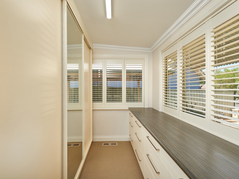 1 Sunshine Avenue, Turvey Park NSW 2650