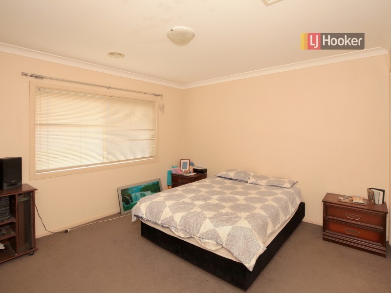 106 Yentoo Drive, Glenfield Park NSW 2650