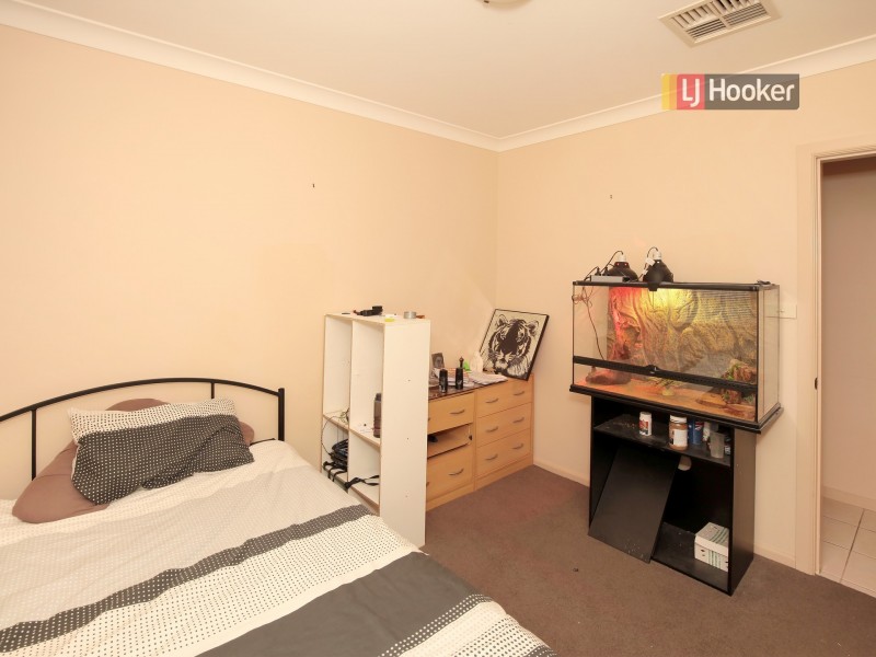 106 Yentoo Drive, Glenfield Park NSW 2650