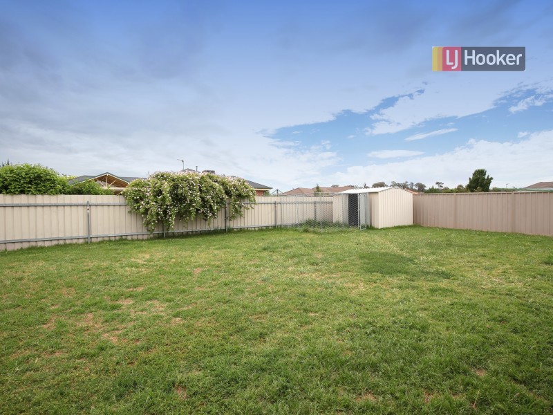 106 Yentoo Drive, Glenfield Park NSW 2650