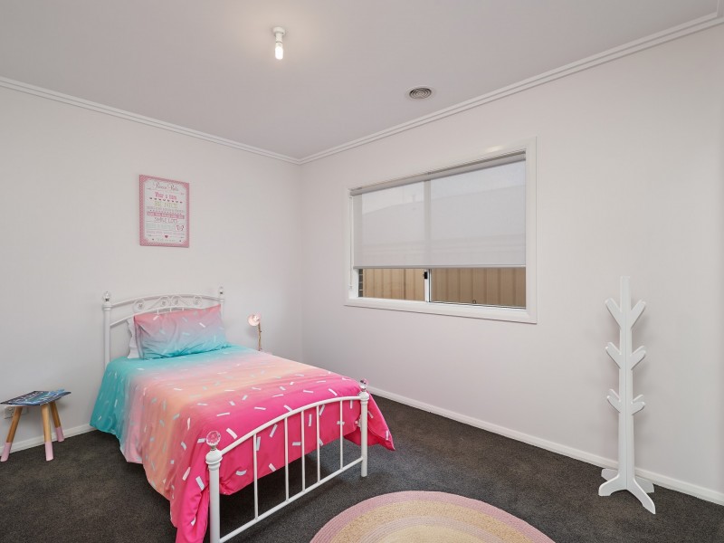 2 Paradise Drive, Gobbagombalin NSW 2650