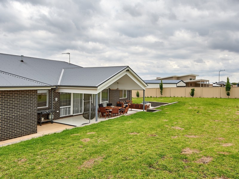 2 Paradise Drive, Gobbagombalin NSW 2650