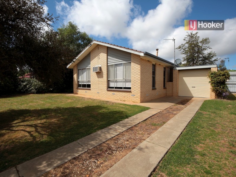 109 Raye Street, Tolland NSW 2650