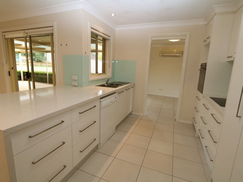 8 Fletcher Place, Kooringal NSW 2650