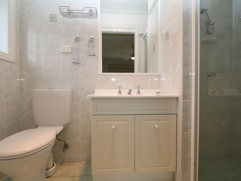 8 Fletcher Place, Kooringal NSW 2650