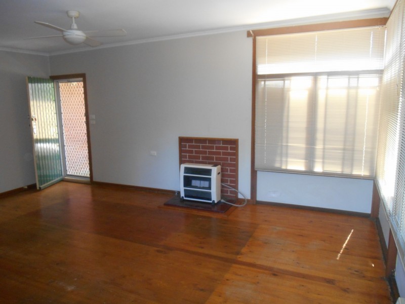 2 Immarna Place, Kooringal NSW 2650
