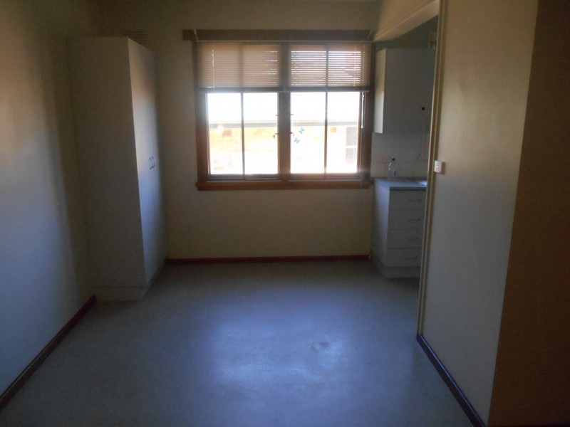 2 Immarna Place, Kooringal NSW 2650
