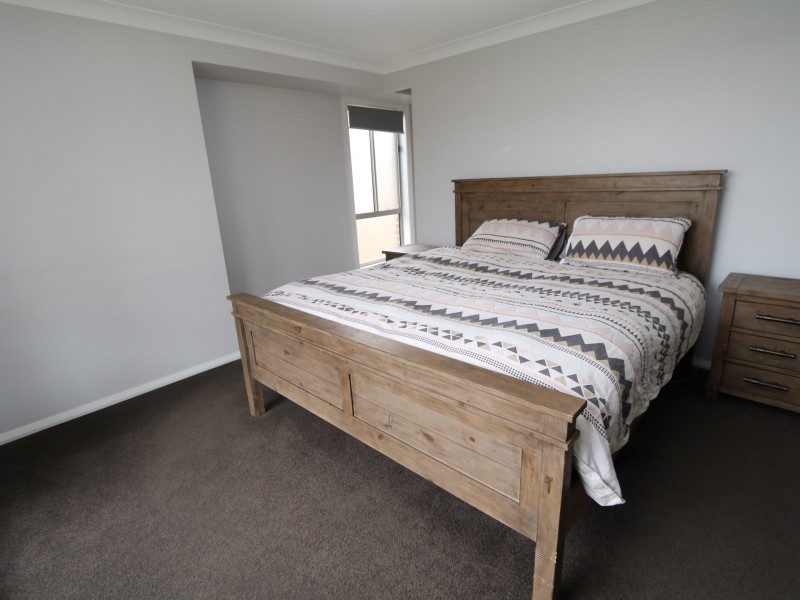 9 Morris Crescent, Gobbagombalin NSW 2650