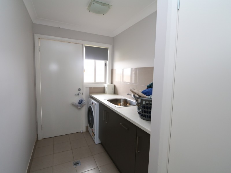 9 Morris Crescent, Gobbagombalin NSW 2650