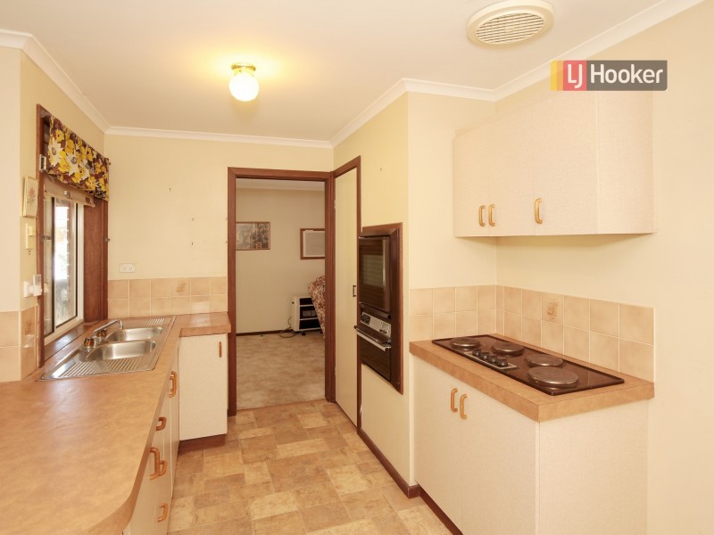 28 Incarnie Crescent, Wagga Wagga NSW 2650