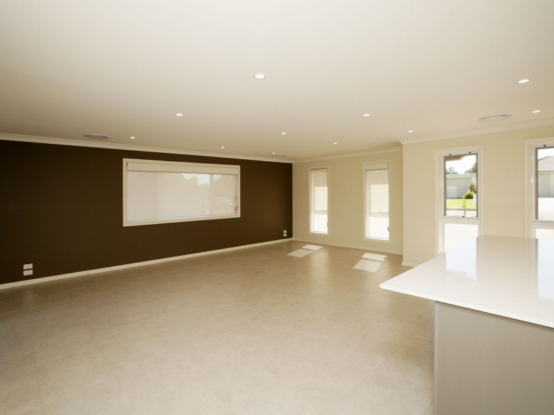 2/4 Apprentice Avenue, Flowerdale NSW 2650