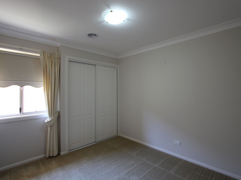 2 Kolor Place, Bourkelands NSW 2650