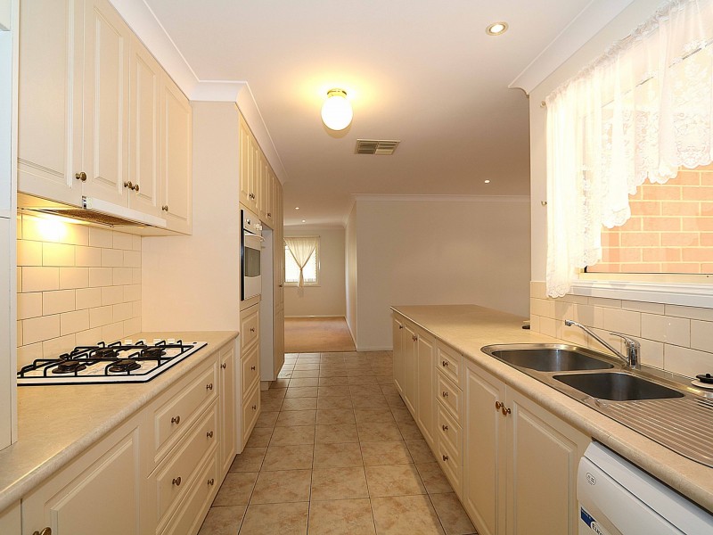 3 Nathan Place, Kooringal NSW 2650
