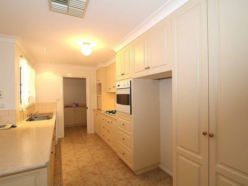 3 Nathan Place, Kooringal NSW 2650