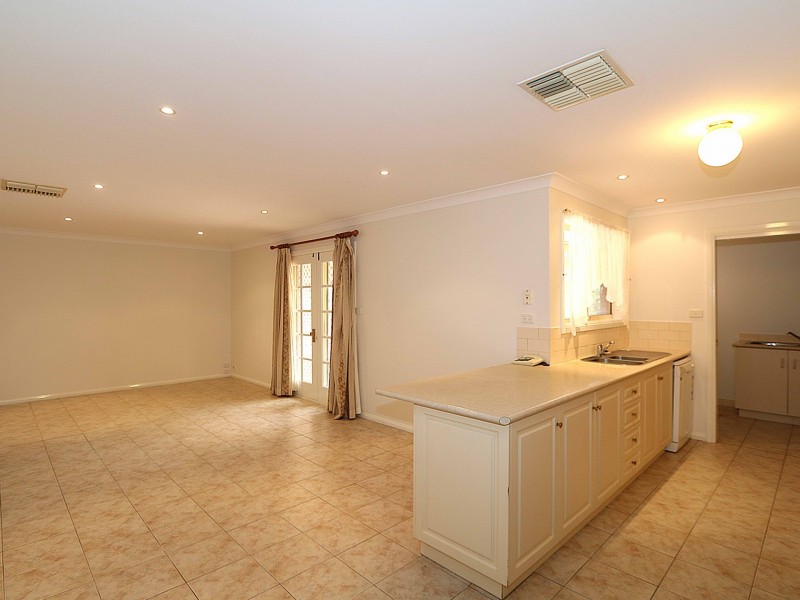 3 Nathan Place, Kooringal NSW 2650