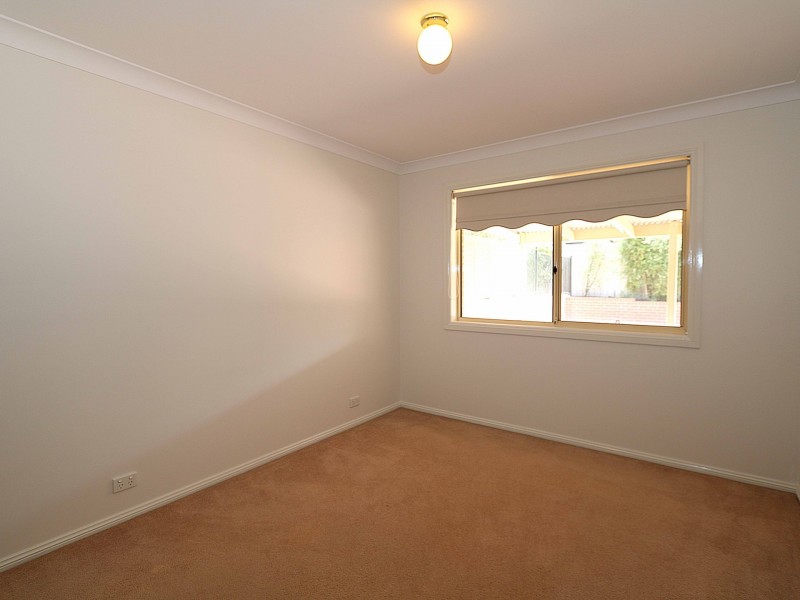 3 Nathan Place, Kooringal NSW 2650