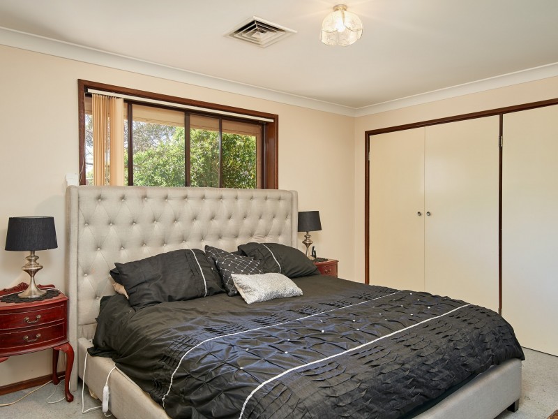 70 Jasmin Crescent, Lake Albert NSW 2650