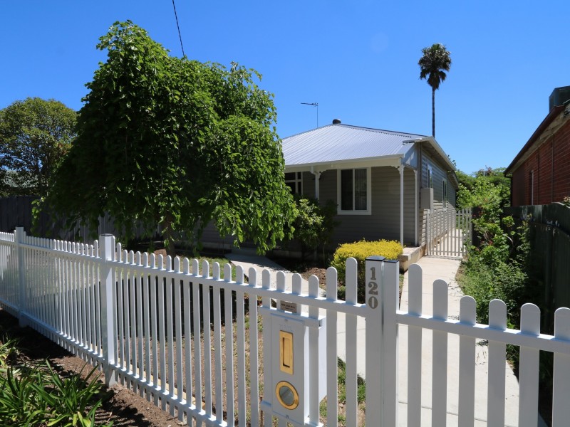 120 Docker Street, Wagga Wagga NSW 2650