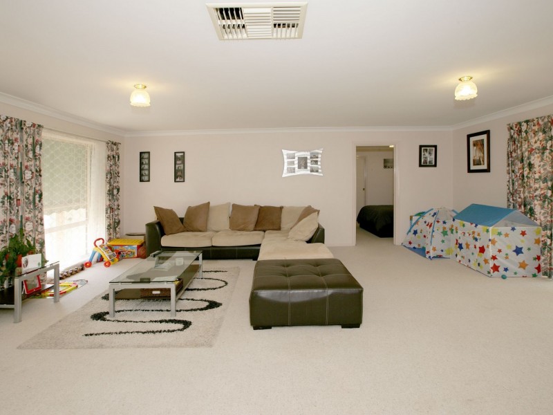 20 Gunn Drive, Estella NSW 2650