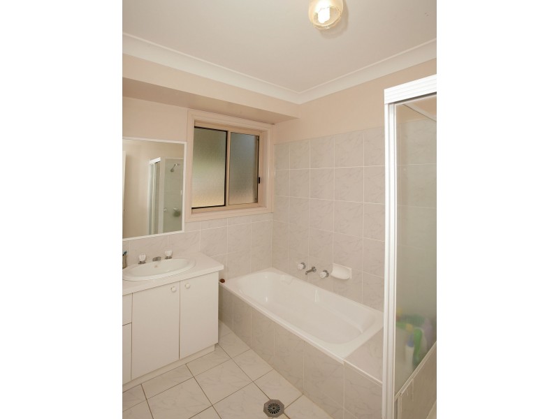 20 Gunn Drive, Estella NSW 2650