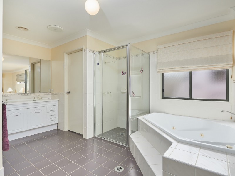 23 Stirling Boulevard, Tatton NSW 2650