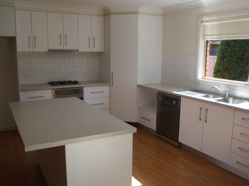 27 Wellington Parade, Tatton NSW 2650