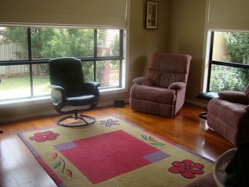 4 Yeomans Place, Kooringal NSW 2650