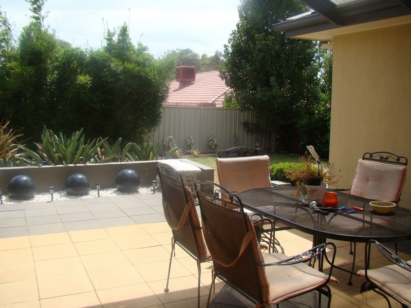 4 Yeomans Place, Kooringal NSW 2650