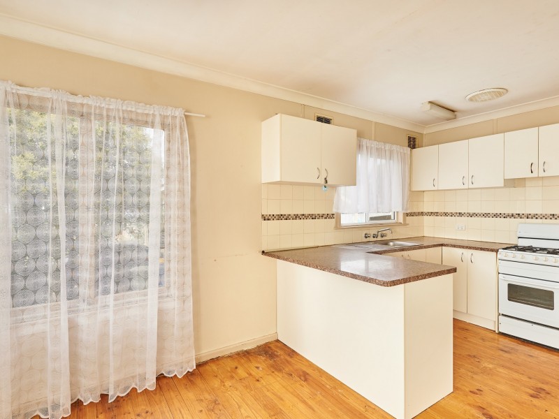 49 Ziegler Avenue, Kooringal NSW 2650