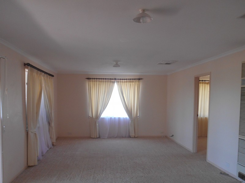 4 Mckeown Place, Estella NSW 2650