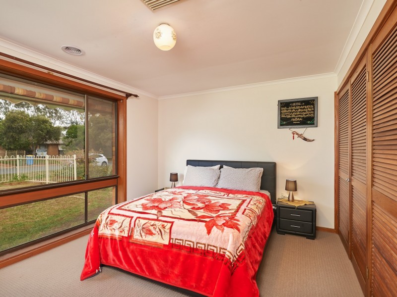 57 Adjin Street, Mount Austin NSW 2650