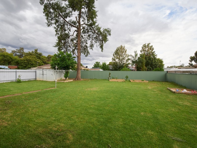 57 Adjin Street, Mount Austin NSW 2650