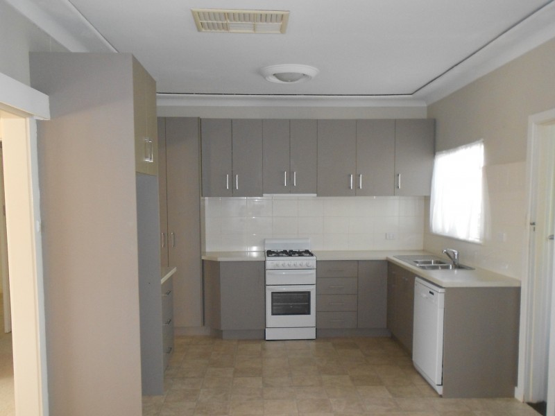 102 Meadow Street, Kooringal NSW 2650