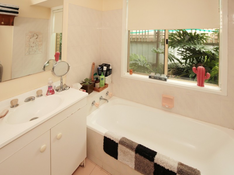 4 Cypress Street, Forest Hill NSW 2651