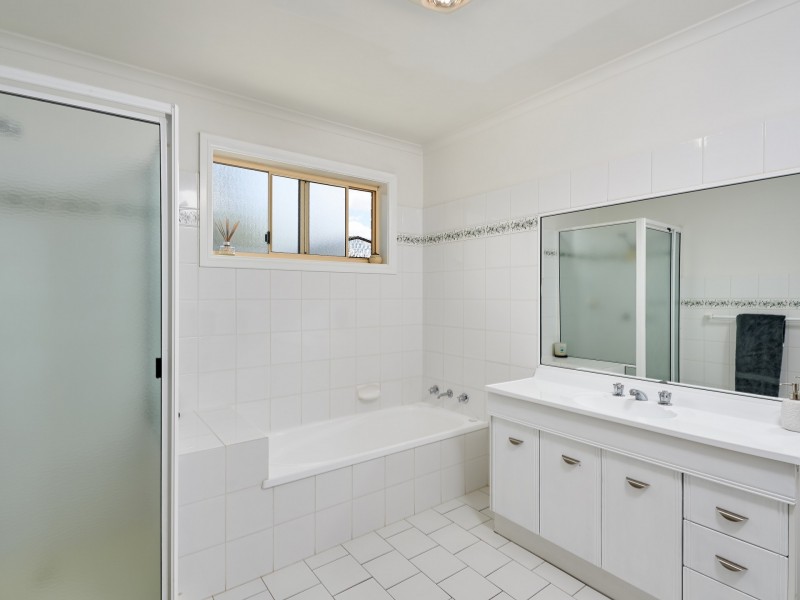 2 Chambers Place, Wagga Wagga NSW 2650