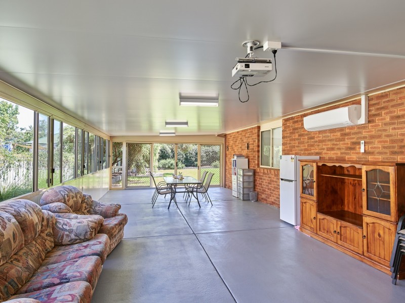 2 Chambers Place, Wagga Wagga NSW 2650