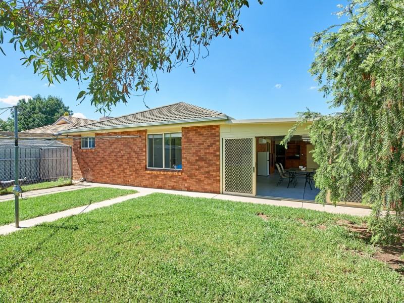 2 Chambers Place, Wagga Wagga NSW 2650