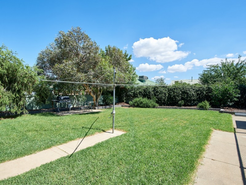2 Chambers Place, Wagga Wagga NSW 2650