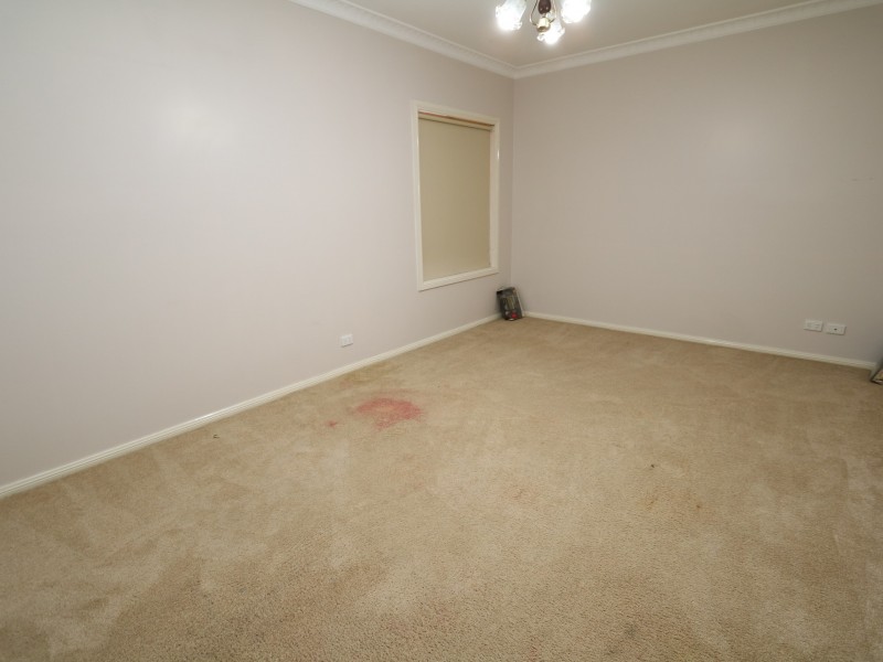 2 Shiralee Place, Estella NSW 2650